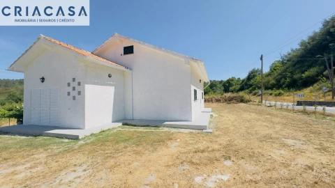 Moradia T2 para Venda em Queirã