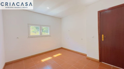 Moradia T2 para Venda em Queirã