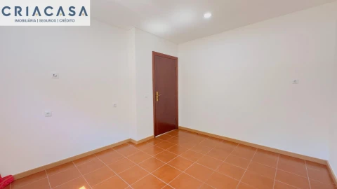 Moradia T2 para Venda em Queirã