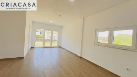 Moradia T2 para Venda em Queirã