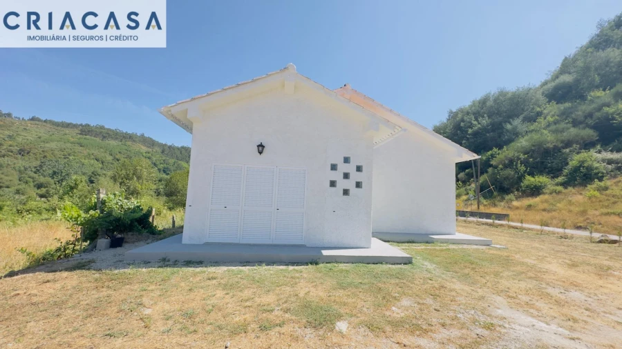 Moradia T2 para Venda em Queirã Foto 32