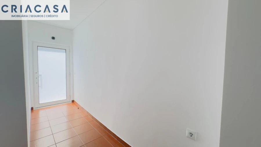 Moradia T2 para Venda em Queirã Foto 10