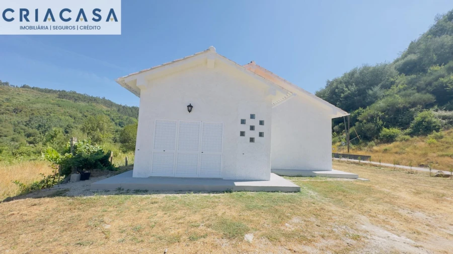 Moradia T2 para Venda em Queirã Foto 32