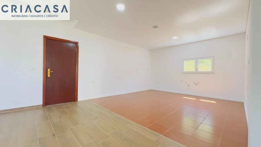Moradia T2 para Venda em Queirã Foto 6