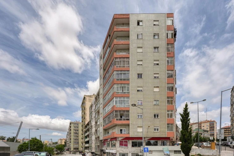 Apartamento T2 para Venda em Agualva e Mira-Sintra Foto 18