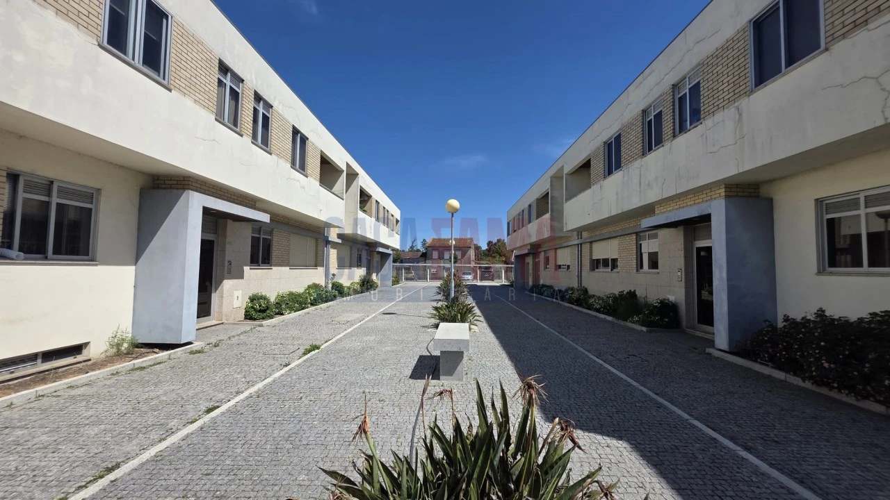 Apartamento T2 para Venda em Nogueira e Silva Escura Foto 1