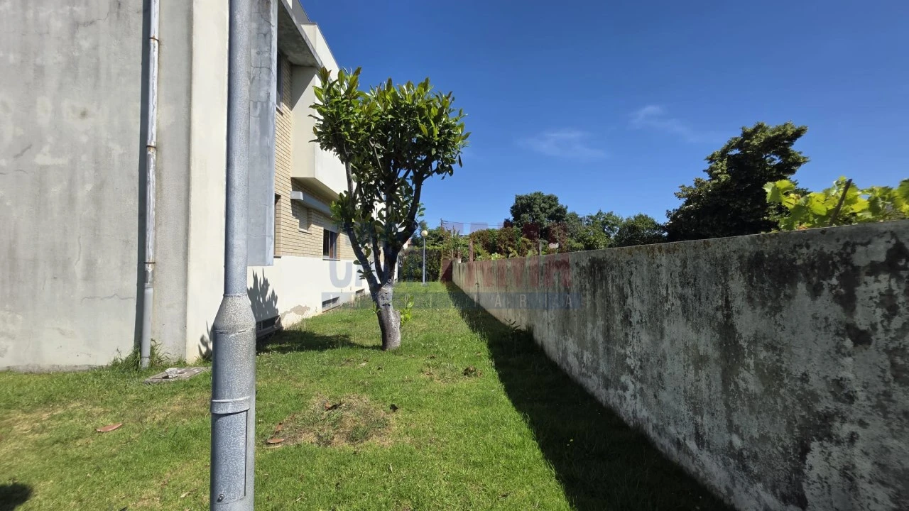 Apartamento T2 para Venda em Nogueira e Silva Escura Foto 23