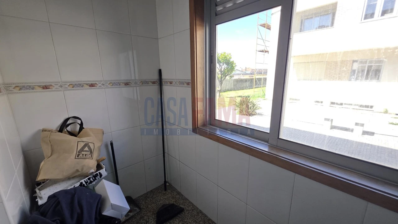 Apartamento T2 para Venda em Nogueira e Silva Escura Foto 37