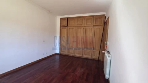 Apartamento T2 para Venda em Nogueira e Silva Escura