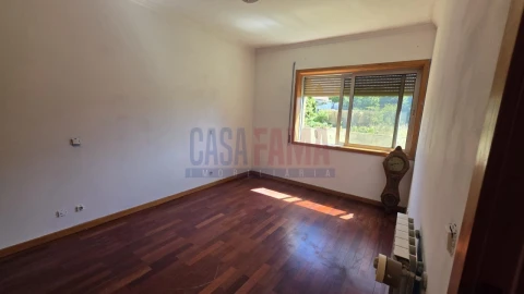 Apartamento T2 para Venda em Nogueira e Silva Escura