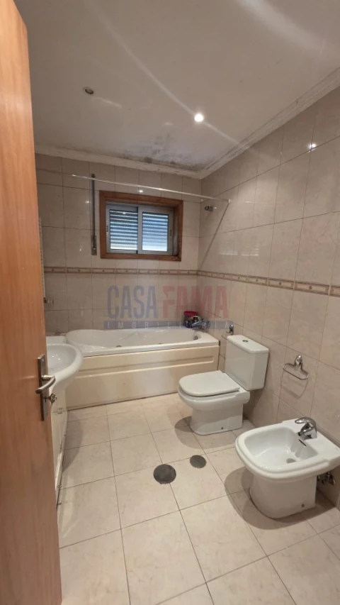 Apartamento T2 para Venda em Nogueira e Silva Escura