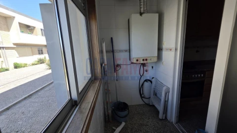 Apartamento T2 para Venda em Nogueira e Silva Escura