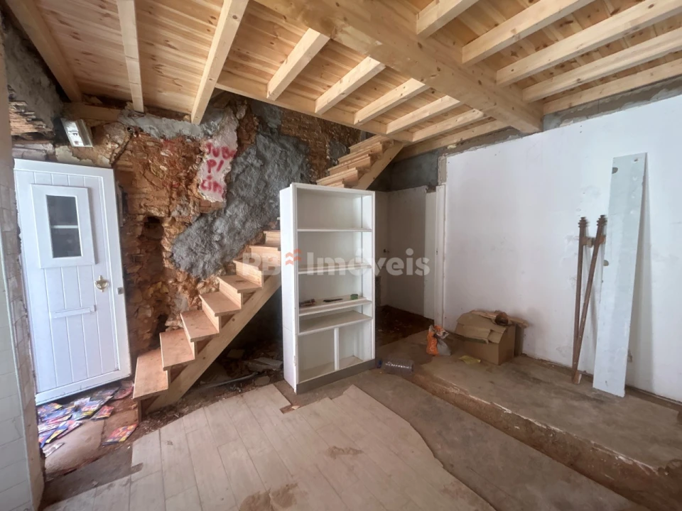 Moradia T1 para Venda em São João Baptista e Santa Maria dos Olivais Foto 9