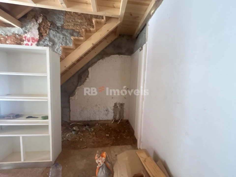 Moradia T1 para Venda em São João Baptista e Santa Maria dos Olivais Foto 6