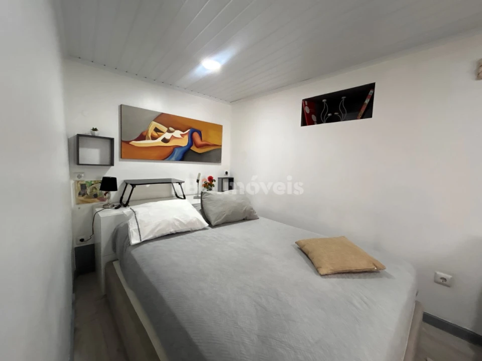 Apartamento T3 para Venda em São João Baptista e Santa Maria dos Olivais Foto 1