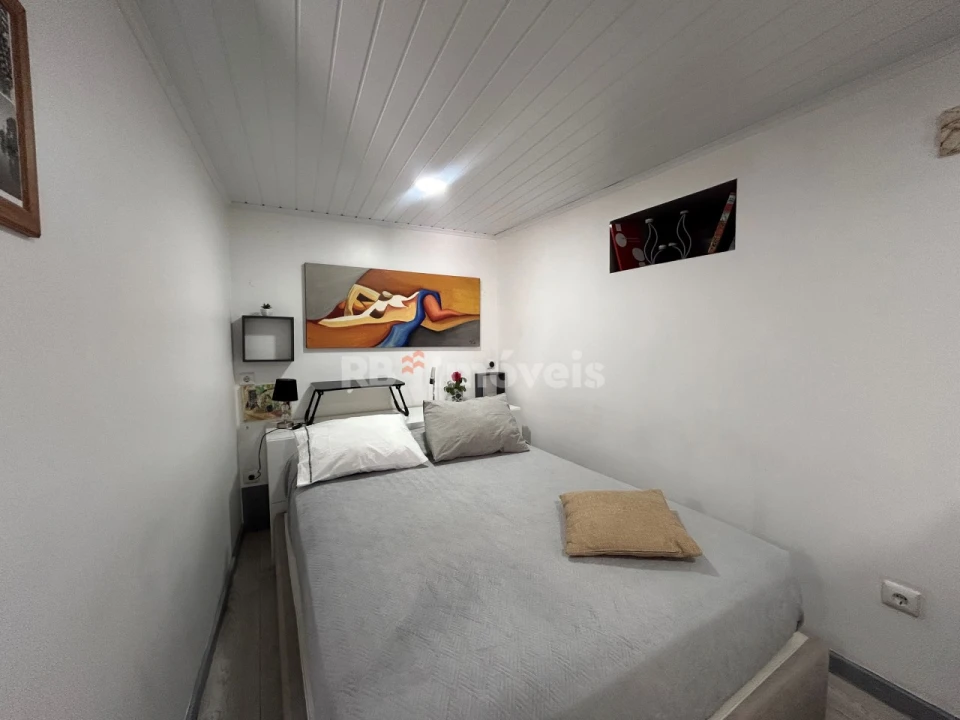 Apartamento T3 para Venda em São João Baptista e Santa Maria dos Olivais Foto 2