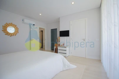 Moradia T3 para Venda em Ferreiras