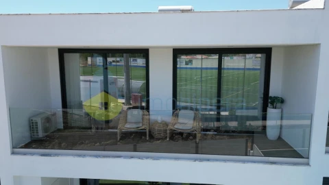 Moradia T3 para Venda em Ferreiras