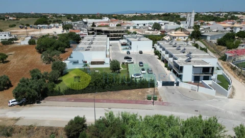 Moradia T3 para Venda em Ferreiras