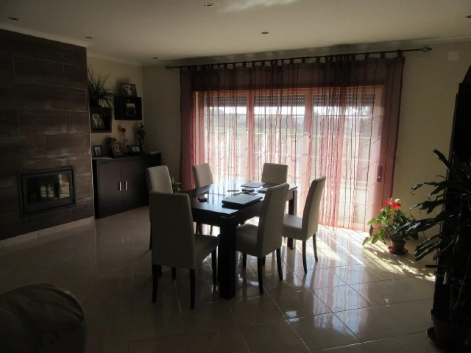 Moradia T3 para Venda em Vieira de Leiria Foto 6