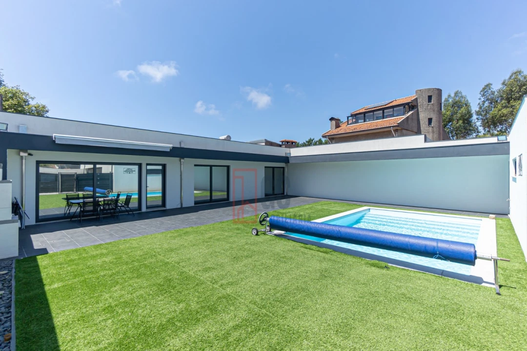 Moradia T3 para Venda em Arcozelo Foto 2