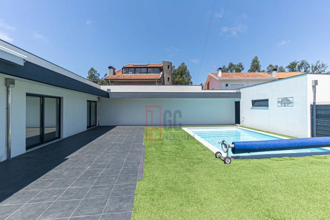Moradia T3 para Venda em Arcozelo Foto 35
