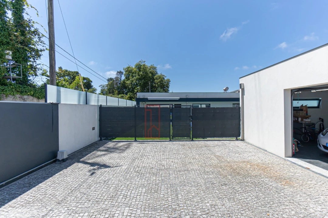 Moradia T3 para Venda em Arcozelo Foto 39