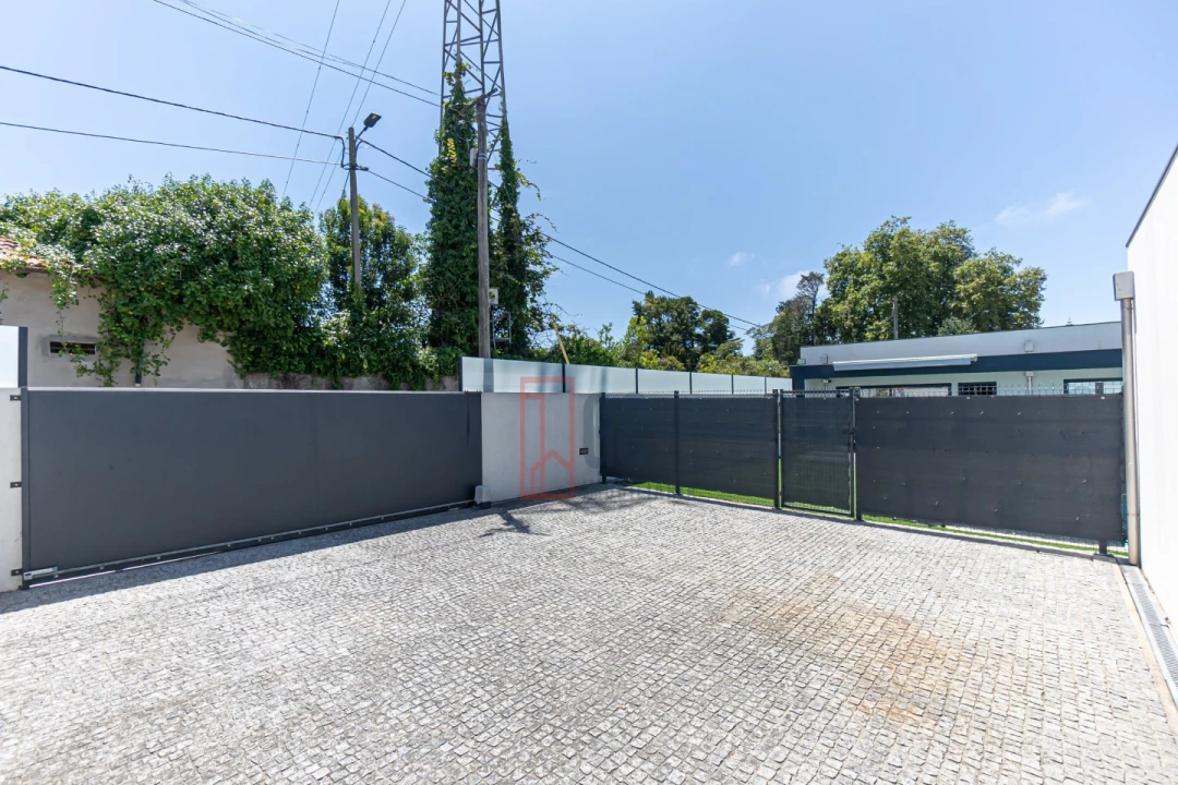 Moradia T3 para Venda em Arcozelo Foto 40