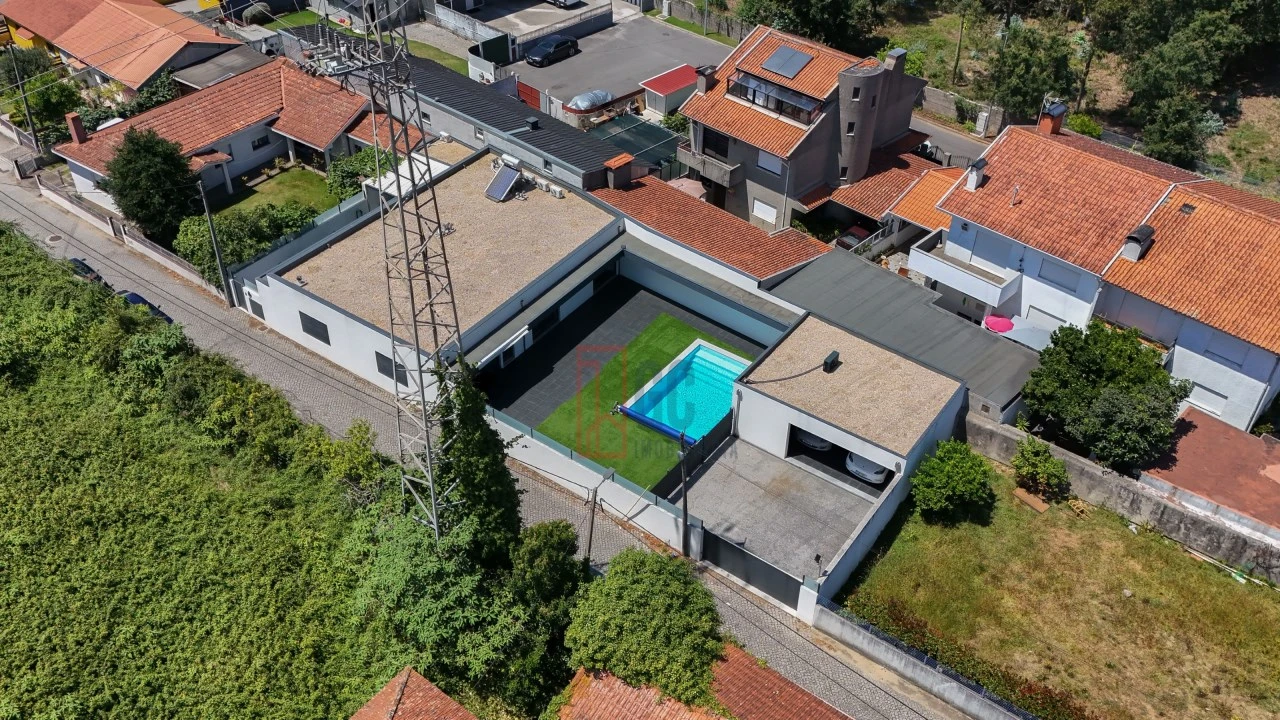 Moradia T3 para Venda em Arcozelo Foto 47