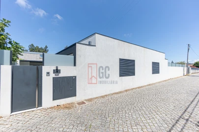 Moradia T3 para Venda em Arcozelo
