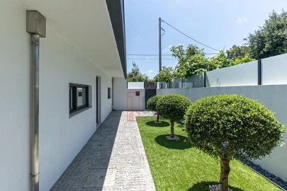 Moradia T3 para Venda em Arcozelo