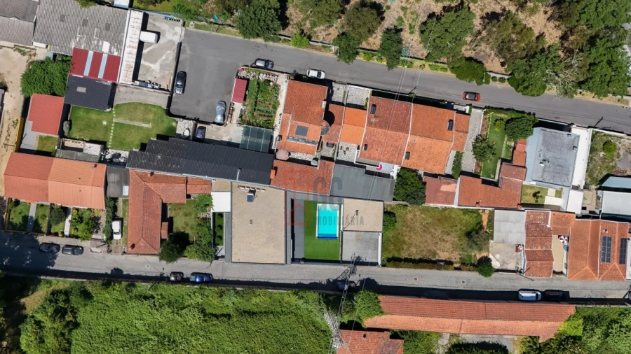 Moradia T3 para Venda em Arcozelo Foto 46