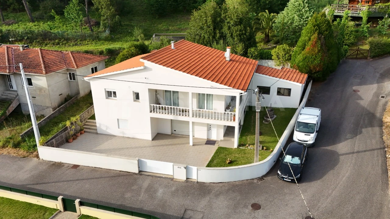 Moradia T3 para Venda em Vila Nova de Cerveira e Lovelhe Foto 1