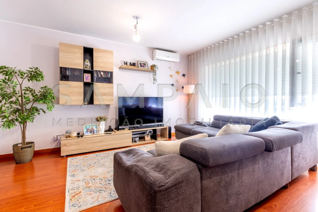 Apartamento T3 para Venda em Fânzeres e São Pedro da Cova Foto 5