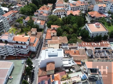 Loja para Venda em Funchal (São Pedro)