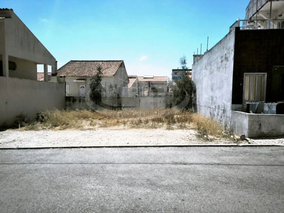 Terreno para Venda em Camarate, Unhos e Apelação Foto 1