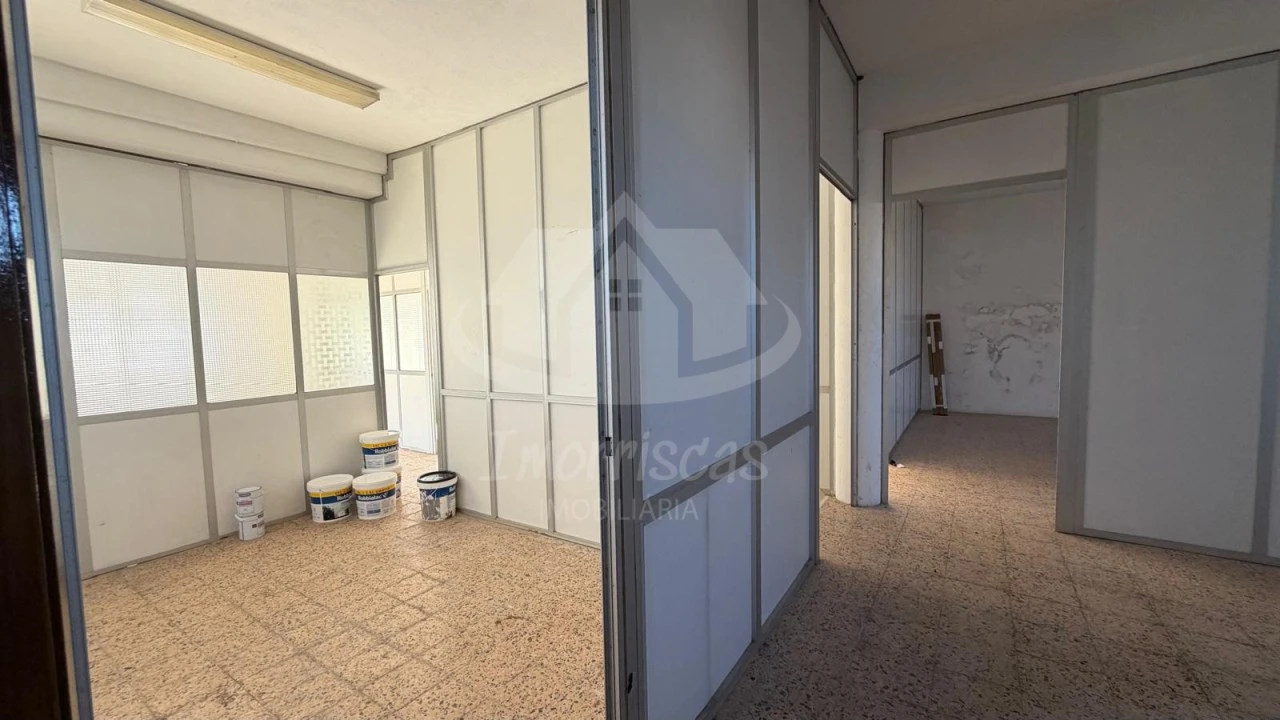 Loja para Arrendamento em Santa Iria de Azoia, São João da Talha e Bobadela Foto 3