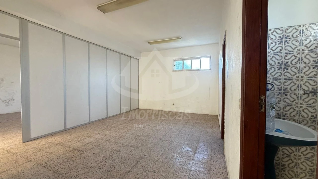 Loja para Arrendamento em Santa Iria de Azoia, São João da Talha e Bobadela Foto 5