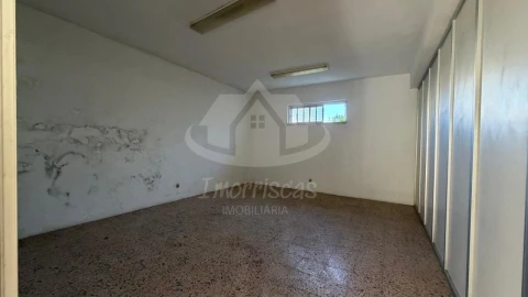 Loja para Arrendamento em Santa Iria de Azoia, São João da Talha e Bobadela