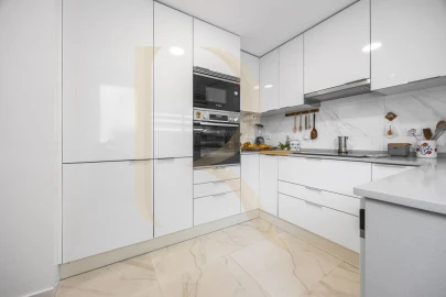 Moradia T3 para Venda em Laranjeiro e Feijó