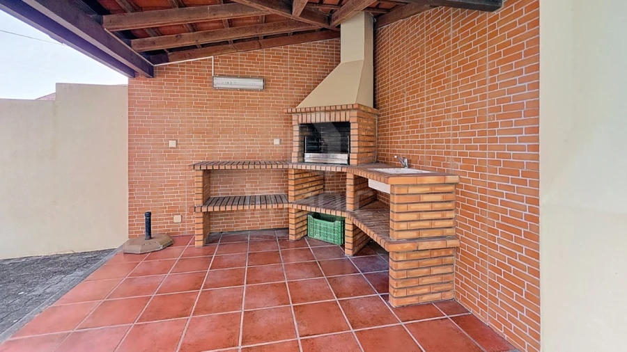 Moradia T4 para Venda em Encarnação Foto 42