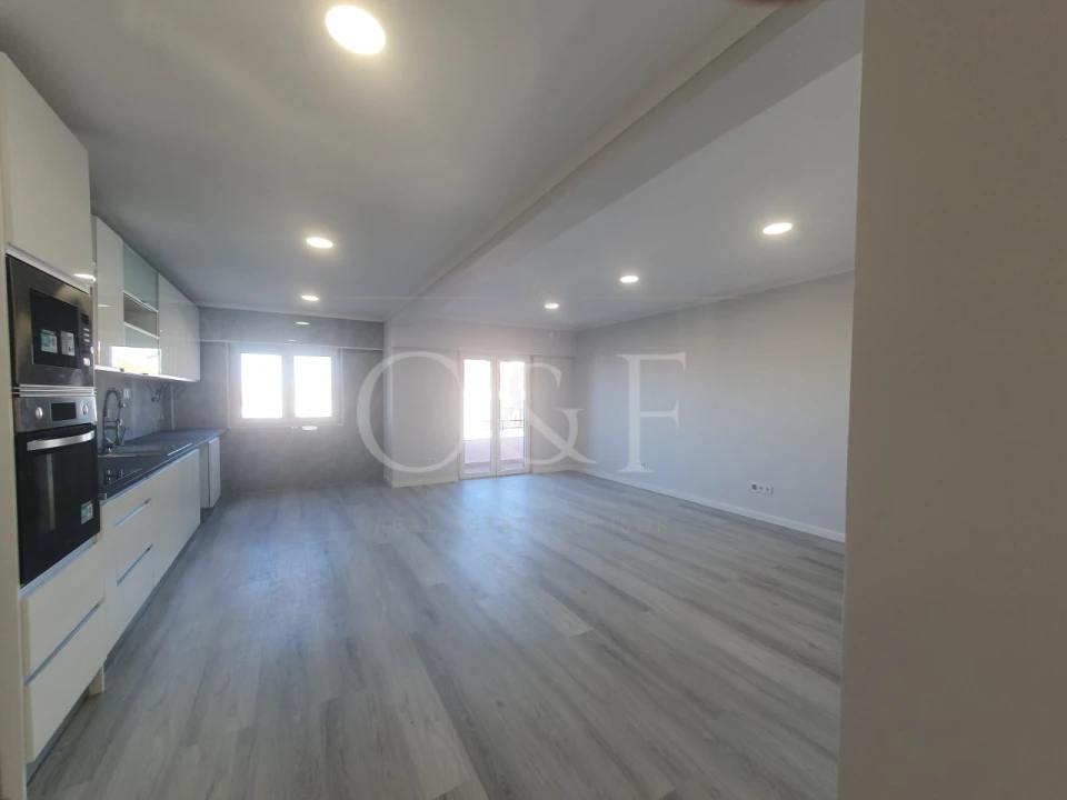 Apartamento T4 para Venda em Amora Foto 5