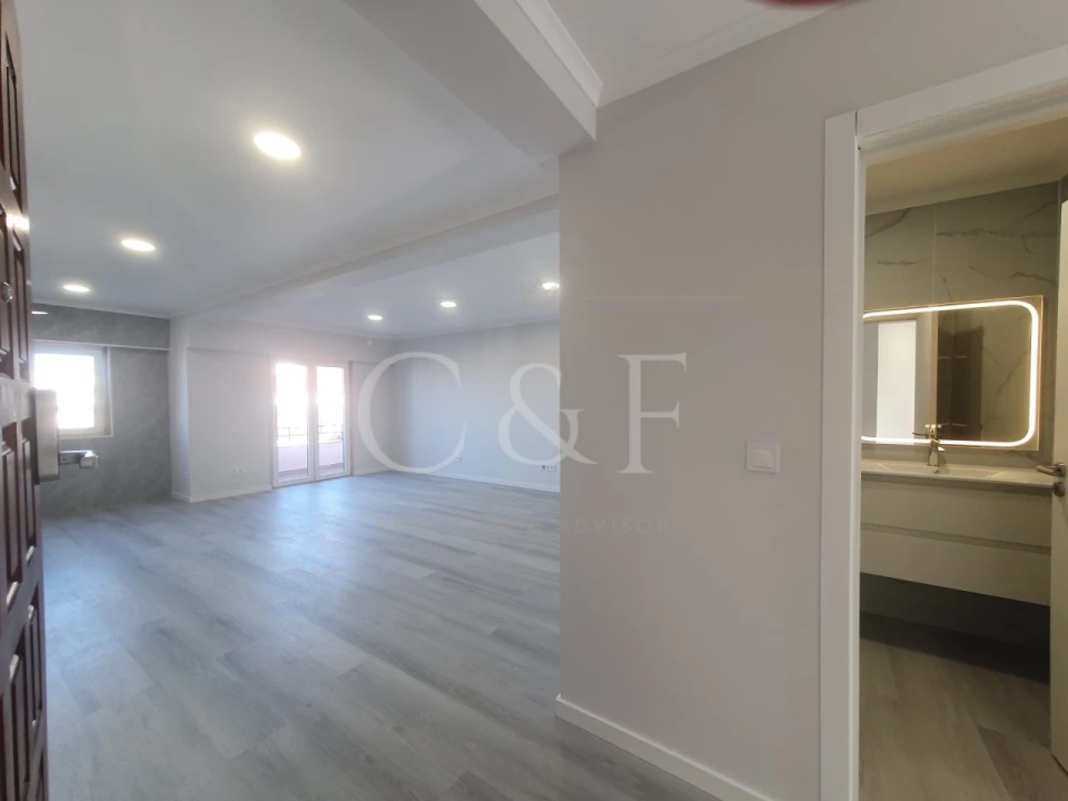 Apartamento T4 para Venda em Amora Foto 9