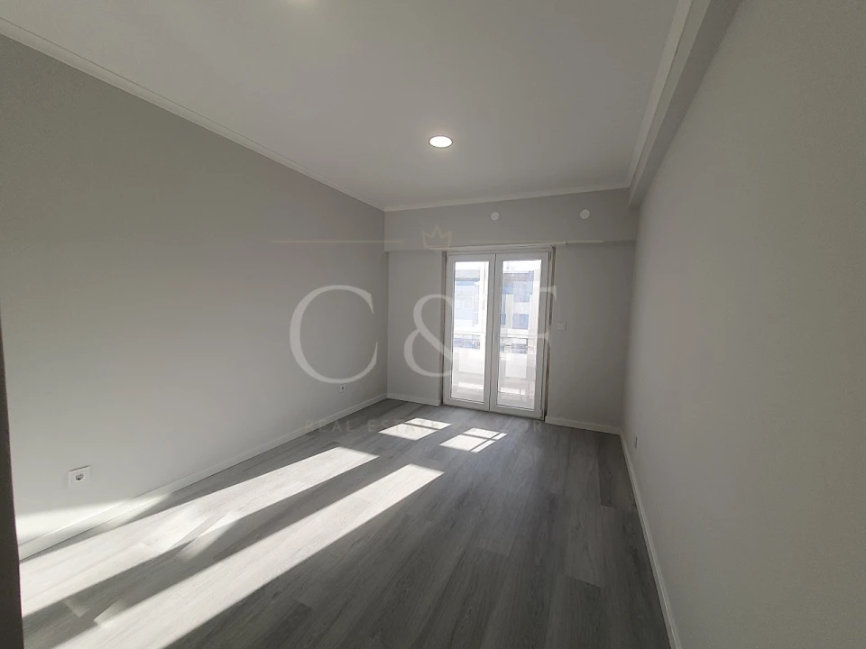 Apartamento T4 para Venda em Amora Foto 12