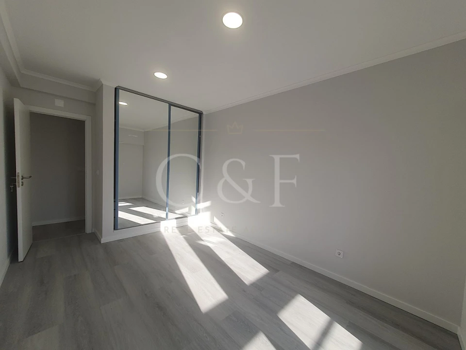 Apartamento T4 para Venda em Amora Foto 13