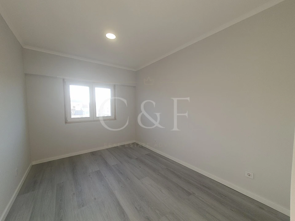 Apartamento T4 para Venda em Amora Foto 17