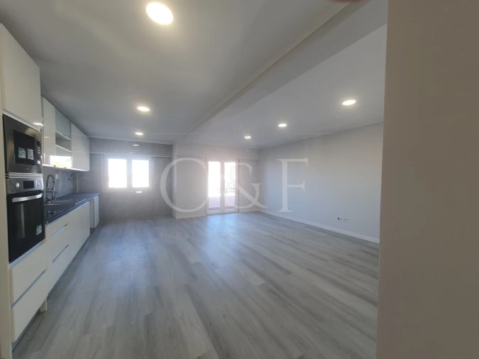 Apartamento T4 para Venda em Amora Foto 5