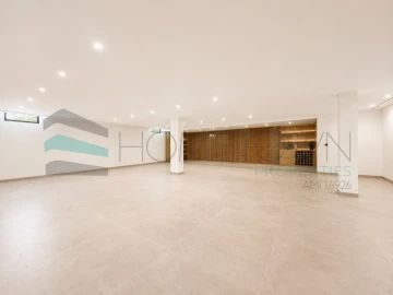 Moradia T8 para Venda em Quarteira