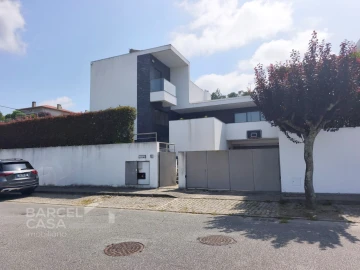 Moradia T4 para Venda em Gamil e Midões