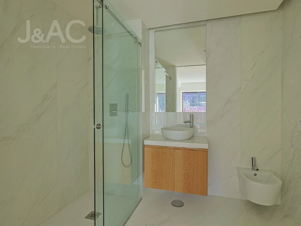 Apartamento T2 para Venda em Santo António Foto 17
